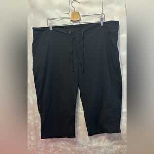 Columbia Women’s Plus Size 22 (18in inseam) Black Omni-Sheild Hiking Capris
